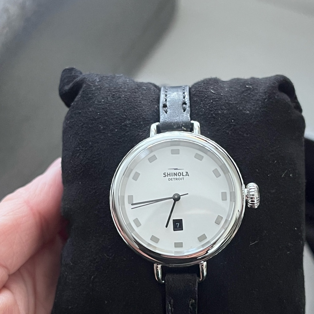 Shinola x Georgia O’Keeffe Limited Edition Birdy Watch - NEW - Picture 3 of 11